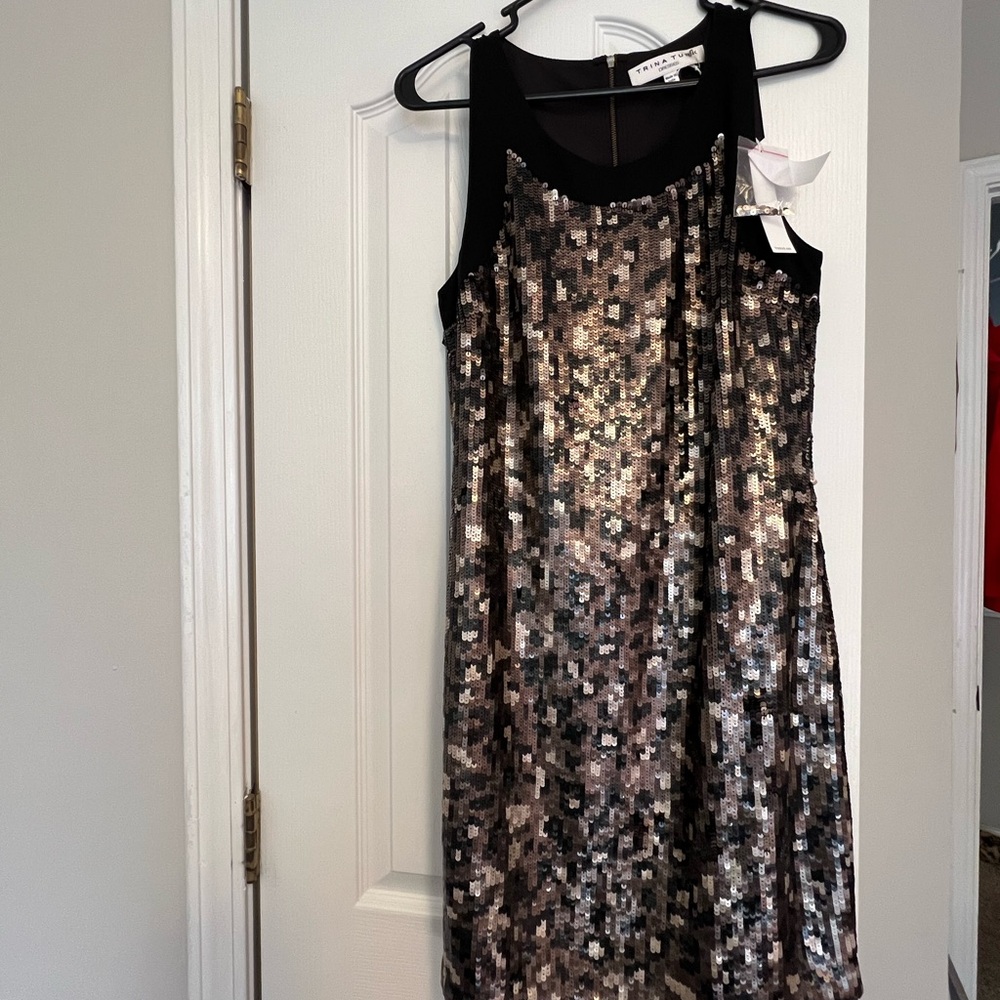 Perfect for holidays!NWT, gorgeous sequin Trina Turk dress, size 4. Never worn!